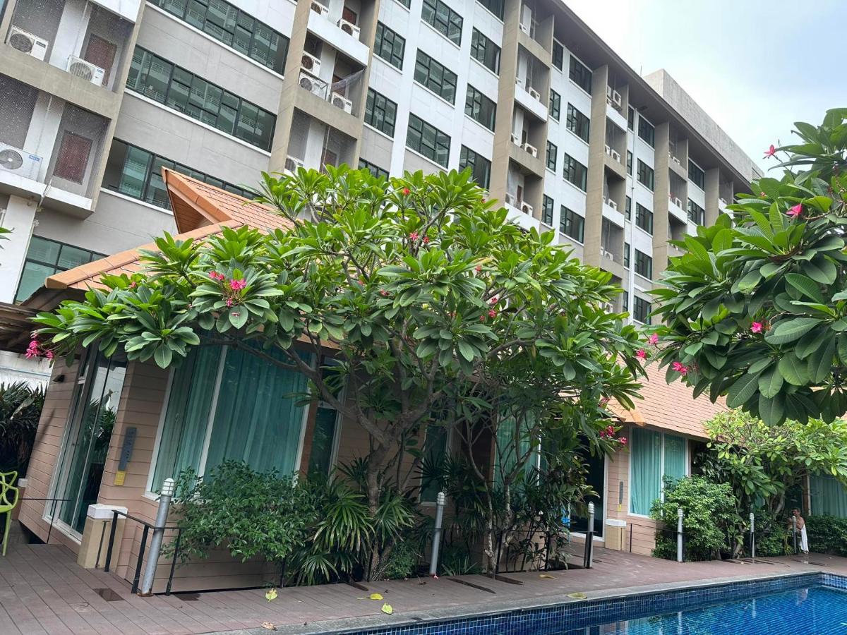 Bbhouse Pattaya Hotel Exterior foto