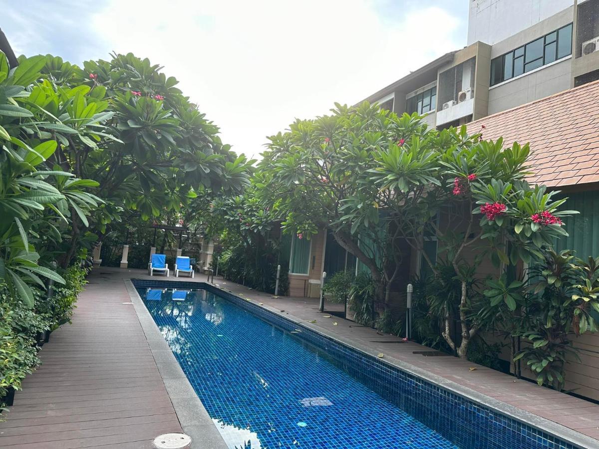 Bbhouse Pattaya Hotel Exterior foto