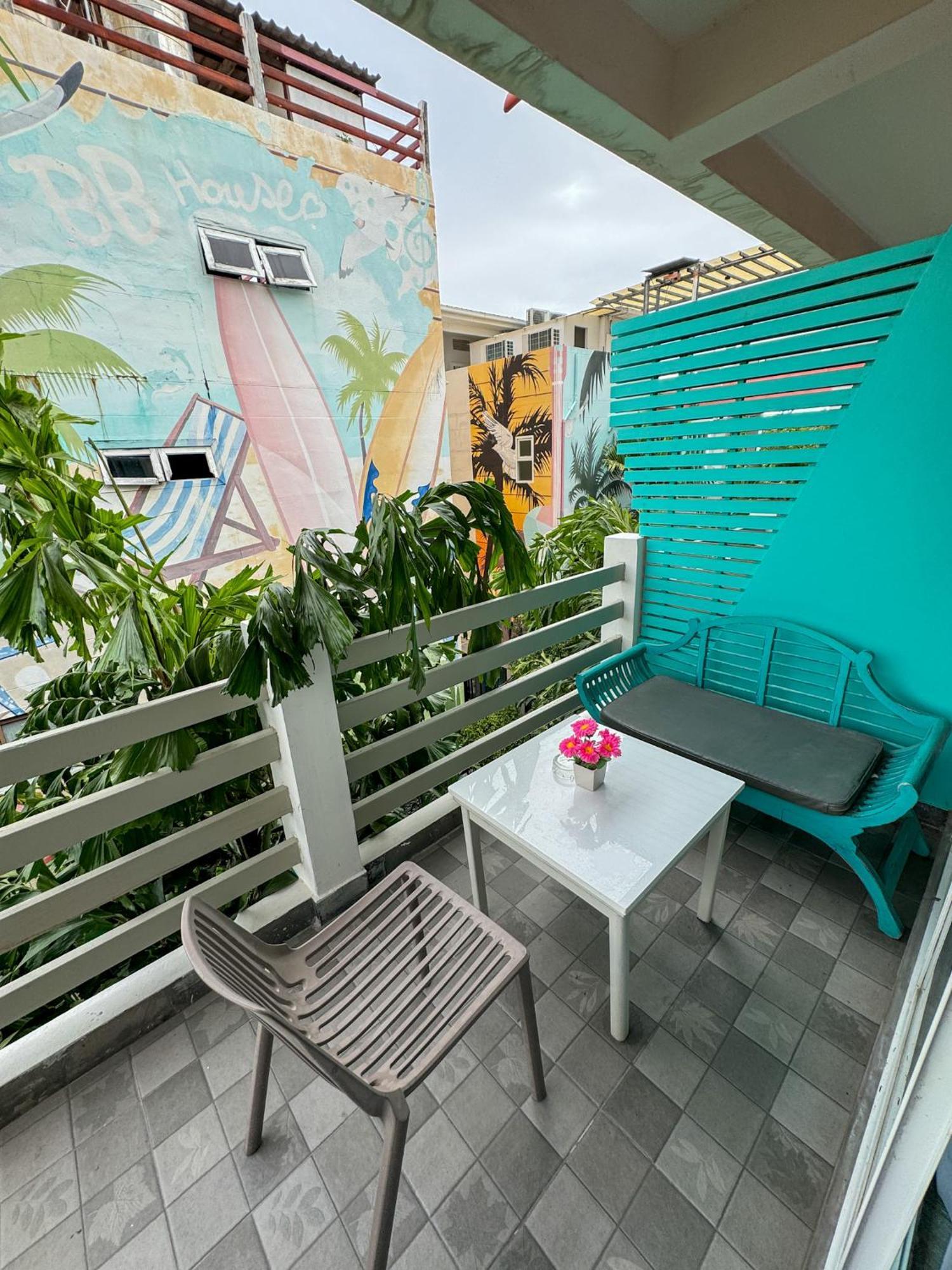 Bbhouse Pattaya Hotel Exterior foto